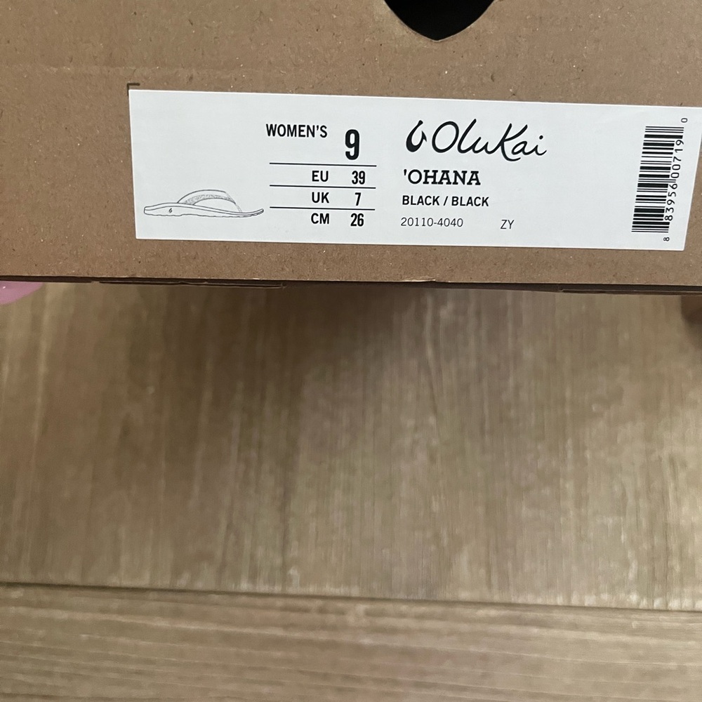 OluKai Women's 'Ohana Sandals - Classic Black - Picture 2 of 2